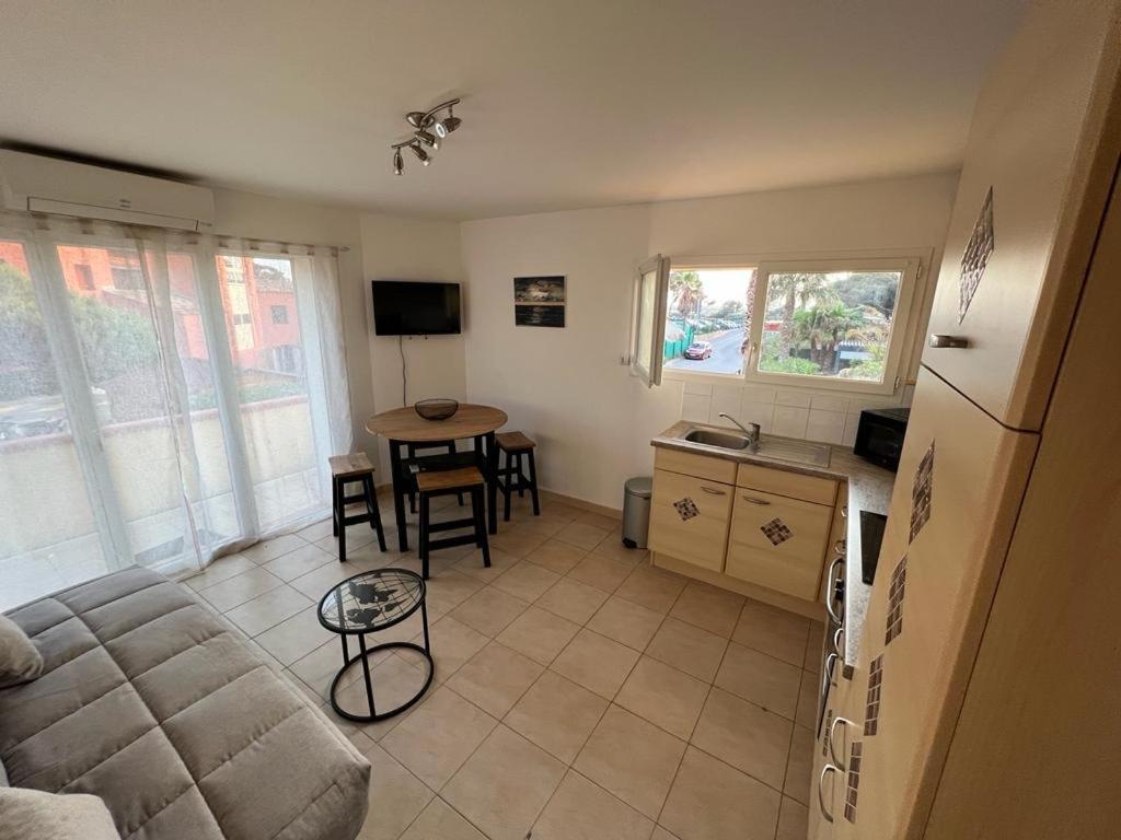Plein Sud, Bel Appartement 20 Metres De La Plage La Capte Hyères Dış mekan fotoğraf