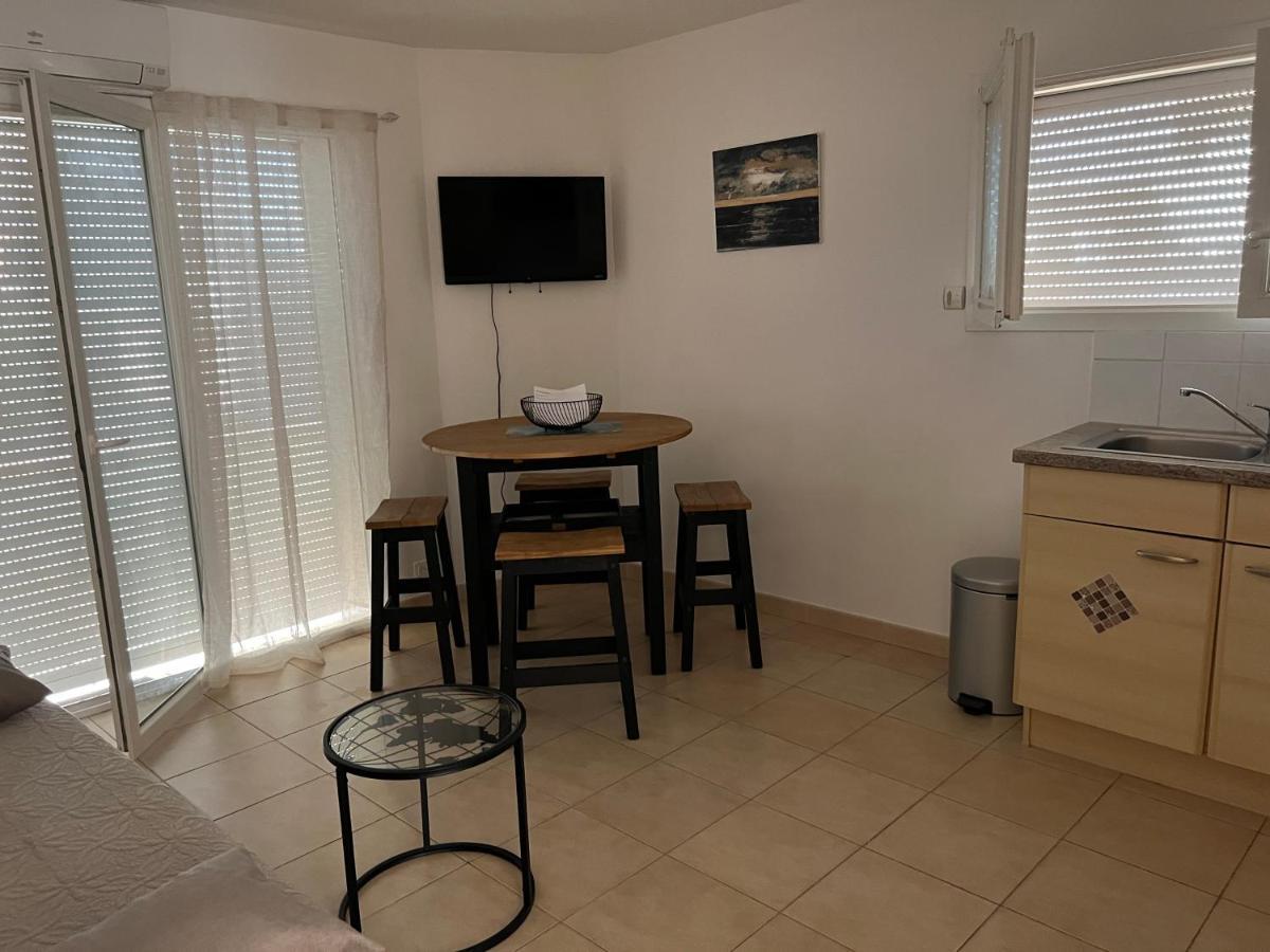 Plein Sud, Bel Appartement 20 Metres De La Plage La Capte Hyères Dış mekan fotoğraf