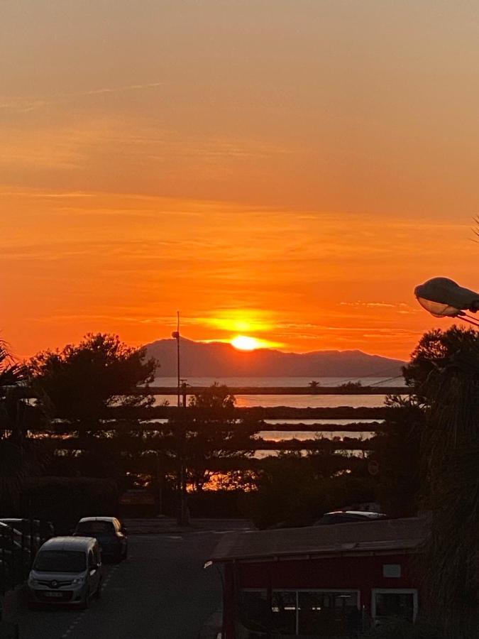Plein Sud, Bel Appartement 20 Metres De La Plage La Capte Hyères Dış mekan fotoğraf